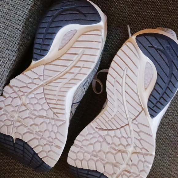 NEW  no tags. No box was sent with shoe purchase. New Balance 860v12 - Picture 9 of 12